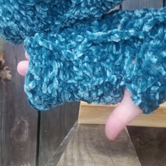 Fingerless Gloves Crochet Handmade Handwarmers - Picture 3 of 6